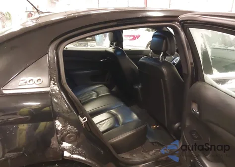 2014 Chrysler 200 Limited z USA, uszkodzony, nr VIN 1C3CCBCG8EN121401